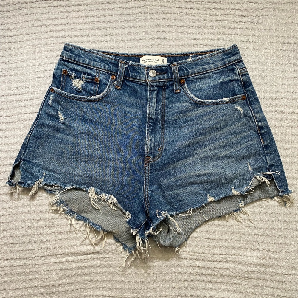 A&F high rise mom short curve love